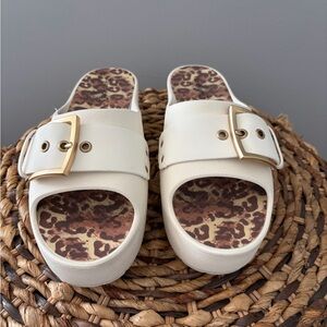 Baretraps White Slide Sandals  with Leopard Print Insole
2” heel 
Worn twice